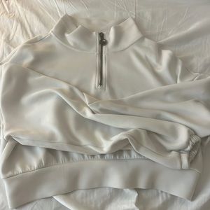 White cropped sweatshirt/ GILLY HUCKS